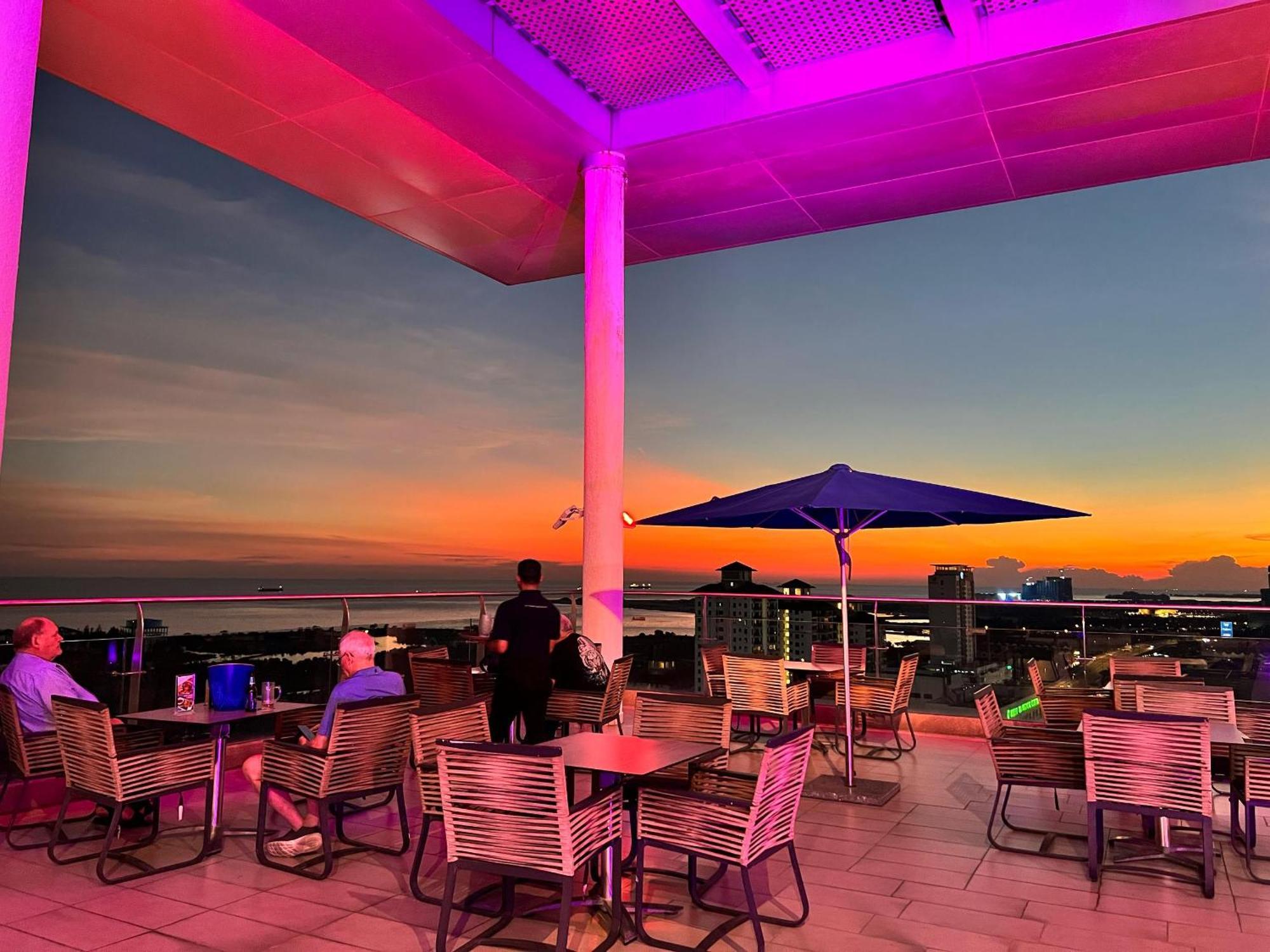 Asia Melaka Hotel Managed By The Straits Hotel & Suites Buitenkant foto
